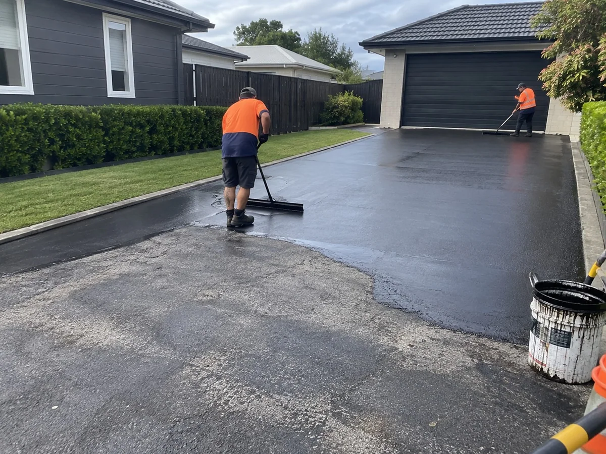Asphalt road resurfacing in Palmerston North