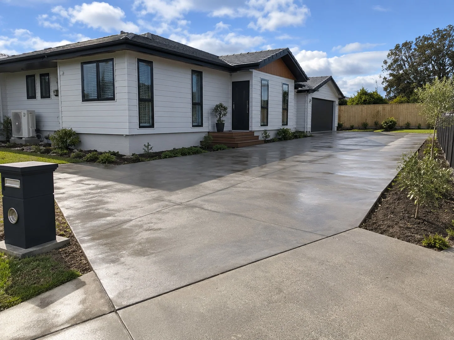 Residential concrete driveway Palmerston North